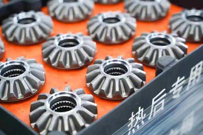 &ldquo;小巨人&rdquo; 领航 &ldquo;高精尖&rdquo; 奋进 雅安制造动能澎湃 --我市2月新闻通气会走进企业,看发展、看动力