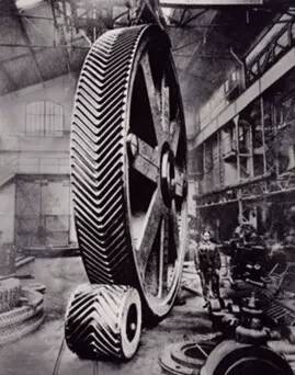 《疯狂汽车人》上线 汽车品牌营销与技术革新双轮驱动